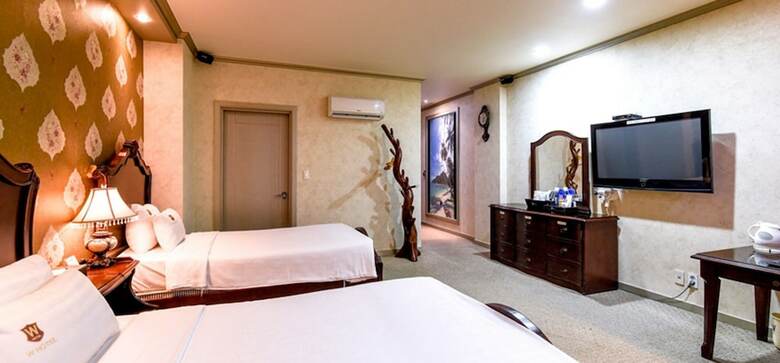 Ed Hotel