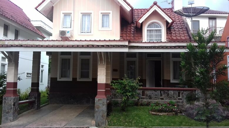Villa Kota Bunga R
