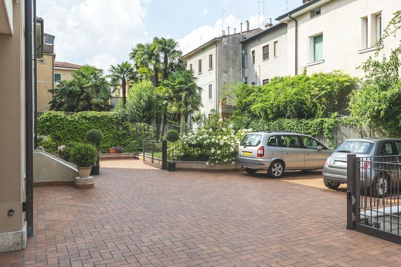Juliet House Luxury Apartments