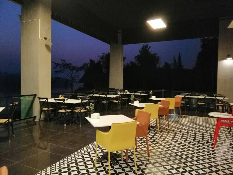 Chiangkhong Teak Garden Riverfront Hotel