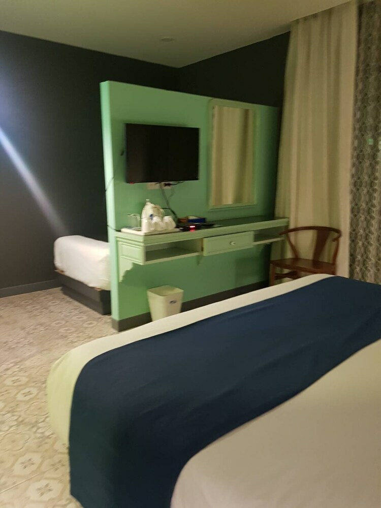 Chiangkhong Teak Garden Riverfront Hotel