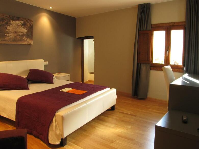 Hotel Portal Del Matarra�a
