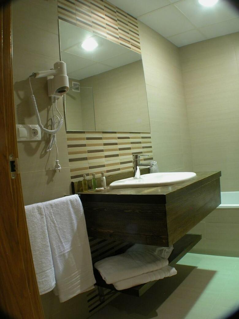 Hotel Portal Del Matarra�a