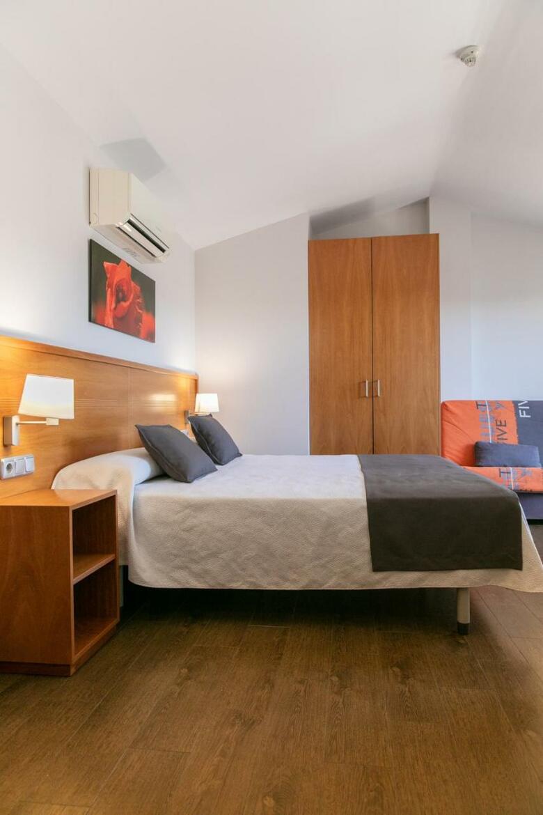 Aparthotel Cal Mar�al