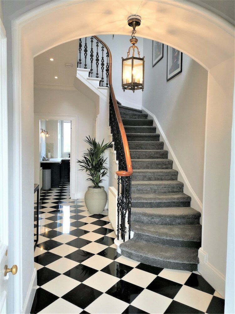 No 48 Castle View