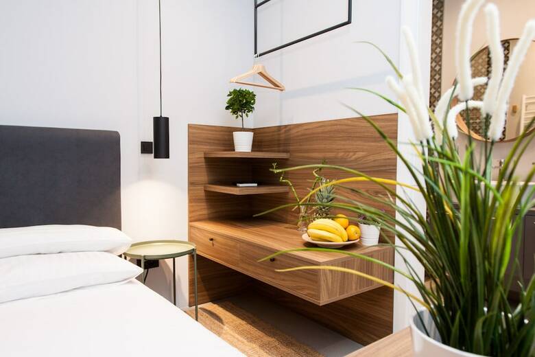 Rooms And Apartments Glossy