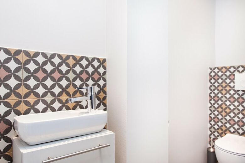 Rooms And Apartments Glossy