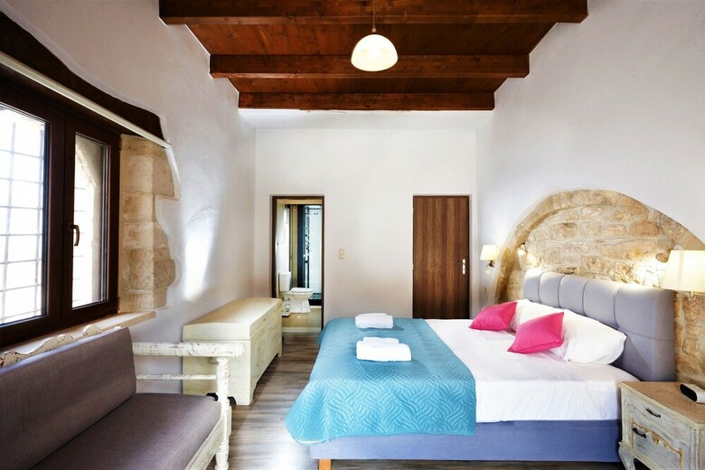 Discrete Villa Archontiki
