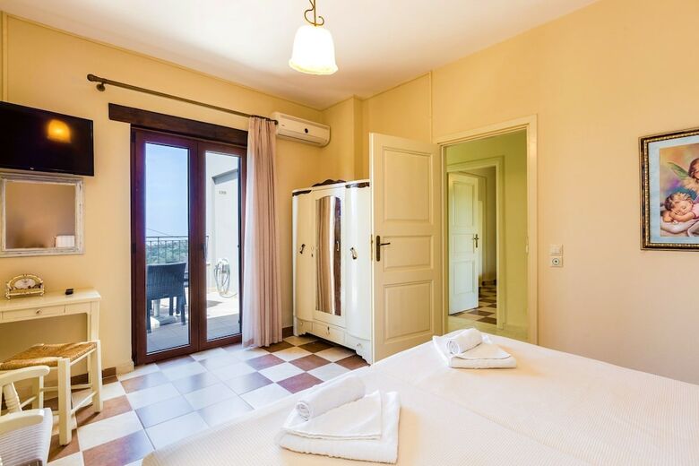 Discrete Villa Chromonastiri
