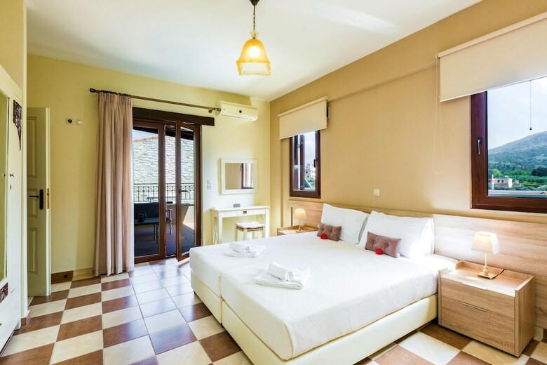 Discrete Villa Chromonastiri