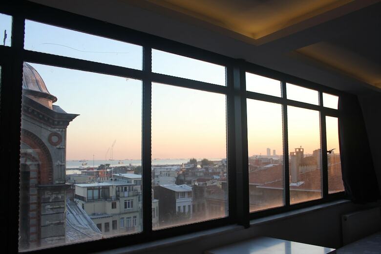 Alf Hotel