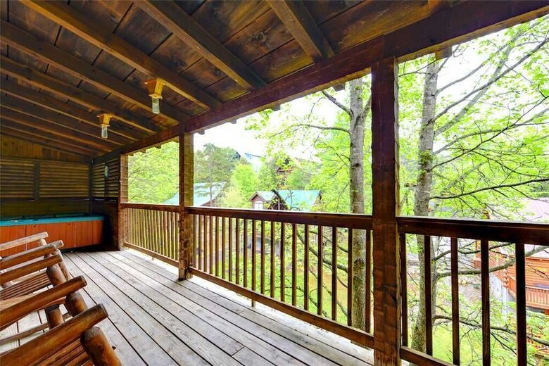 Honey Pot - Three Bedroom Cabin