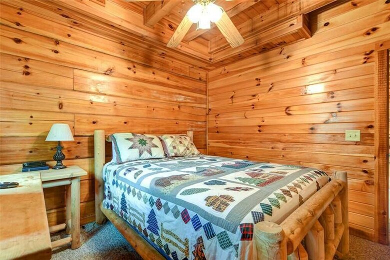 Honey Pot - Three Bedroom Cabin