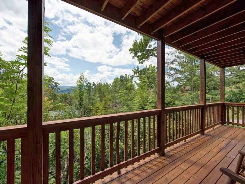 Highpoint Escape - Three Bedroom Cabin