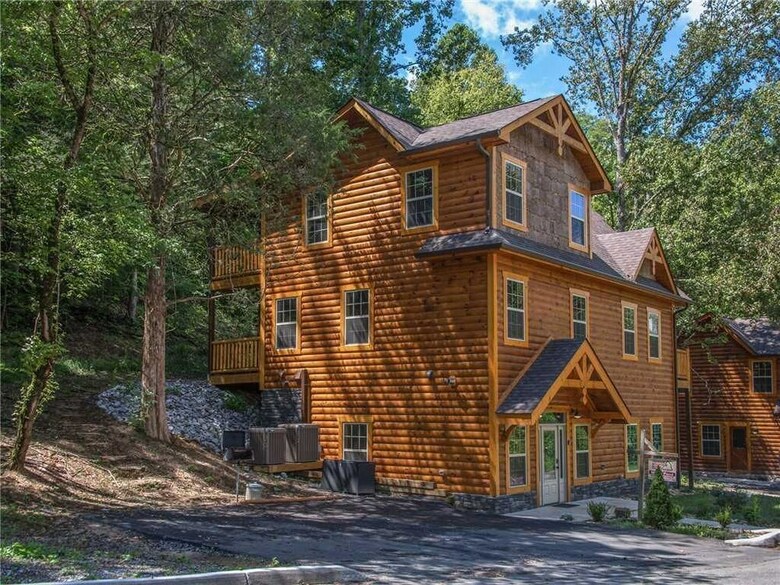 Mirror Pond - Four Bedroom Cabin