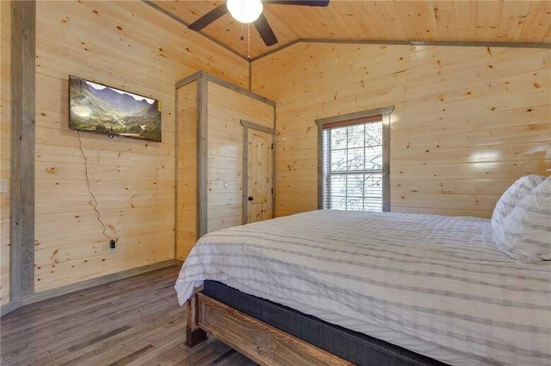 Mirror Pond - Four Bedroom Cabin