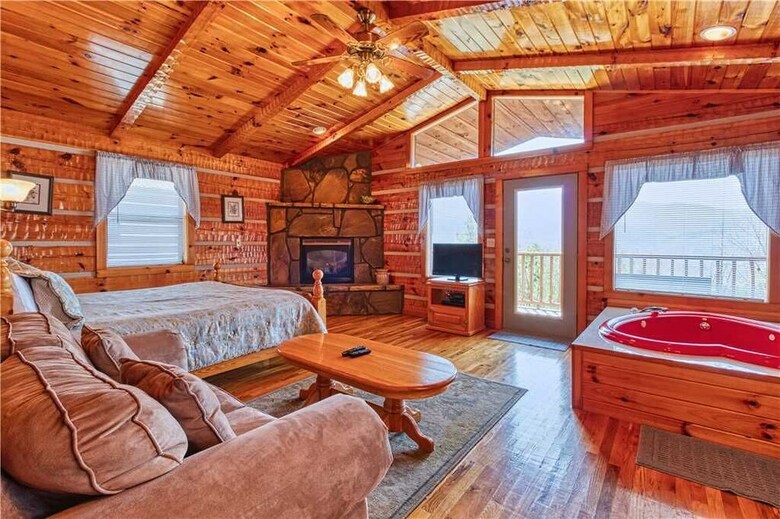 Love Me Tender - Studio Cabin