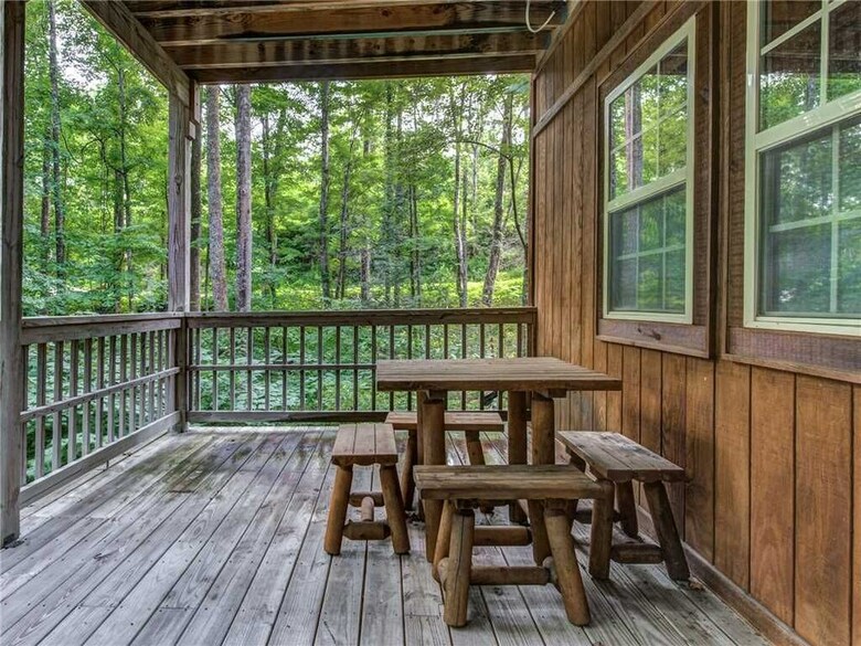 Lifes Escape - Two Bedroom Cabin