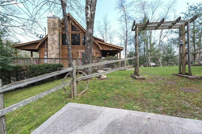 Lazy Cub Lodge - Three Bedroom Cabin