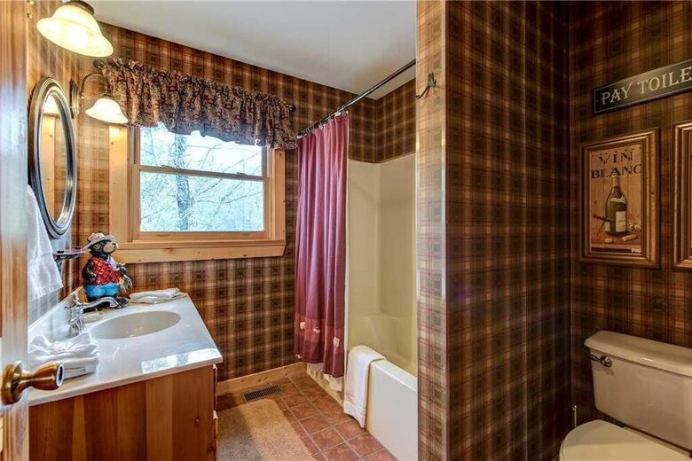 Lazy Cub Lodge - Three Bedroom Cabin