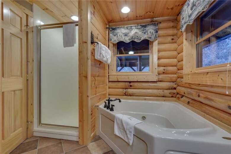 Lookout Lodge - Five Bedroom Cabin