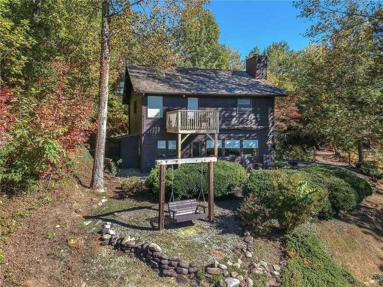 Mountain Perch 3 - Three Bedroom Cabin