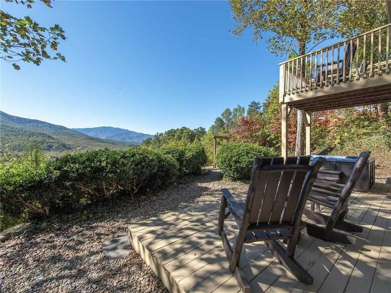 Mountain Perch 3 - Three Bedroom Cabin