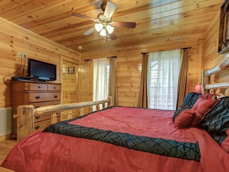Love Shack - One Bedroom Cabin