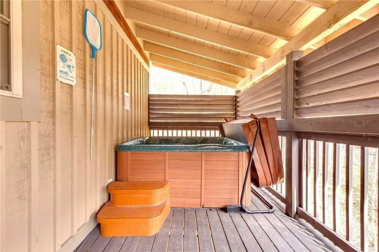 Love Shack - One Bedroom Cabin