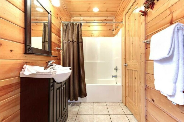 Love Shack - One Bedroom Cabin