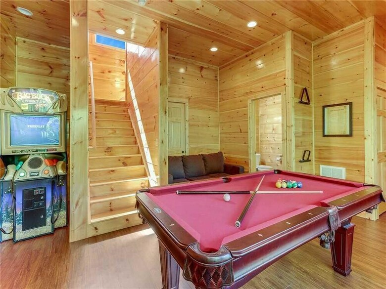 Splash Of Moonshine - Two Bedroom Cabin