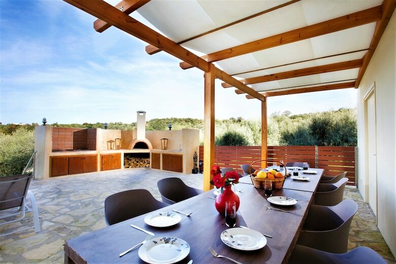 Discrete Villa Lappa