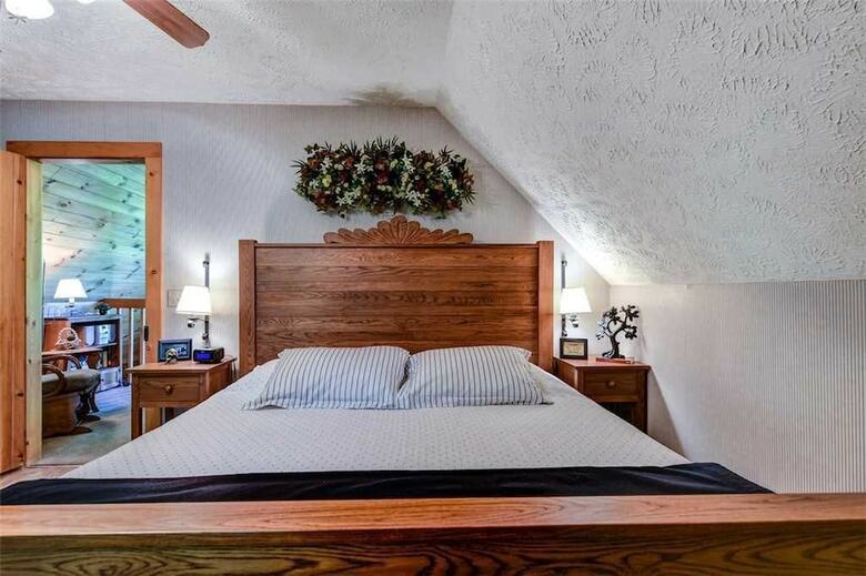 Somewhere A Place For Us - Two Bedroom Cabin