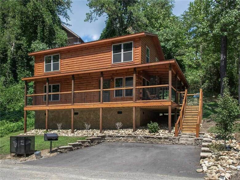 Woodland Escape - Three Bedroom Cabin
