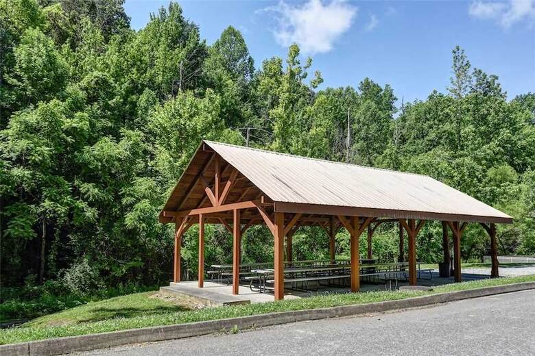 Woodland Escape - Three Bedroom Cabin