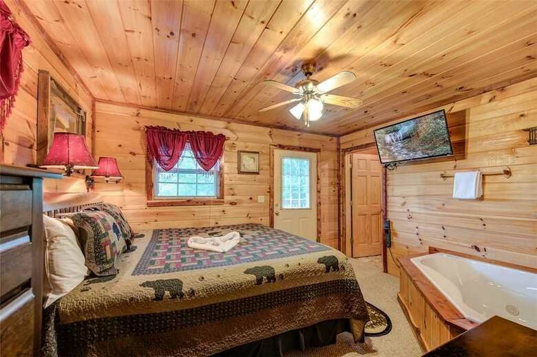Whispering Secrets - One Bedroom Cabin