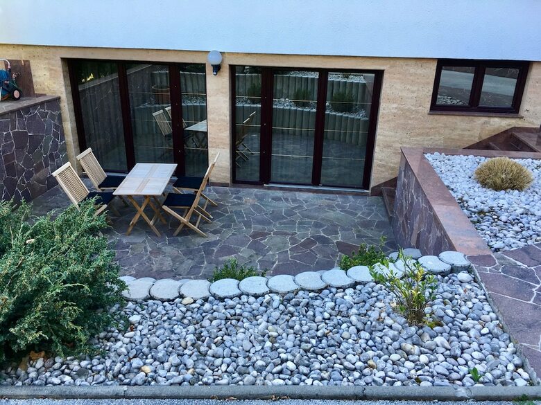 Hotel J-max Apartments And Glamping Houses