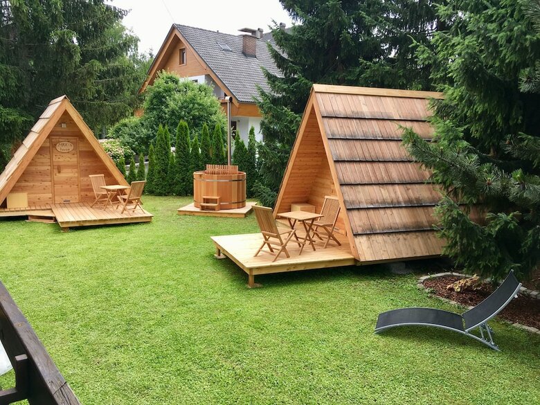 Hotel J-max Apartments And Glamping Houses