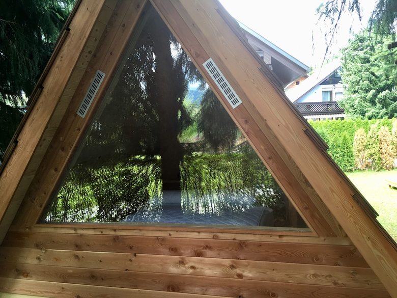 Hotel J-max Apartments And Glamping Houses