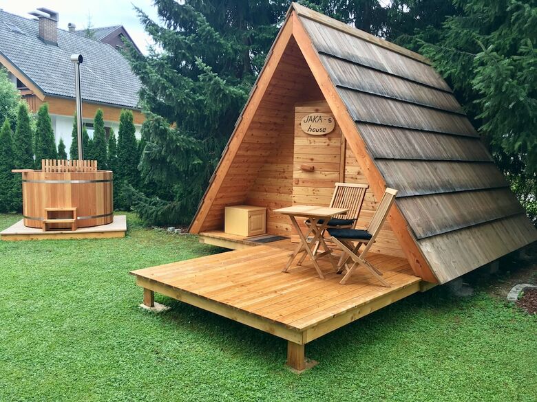 Hotel J-max Apartments And Glamping Houses