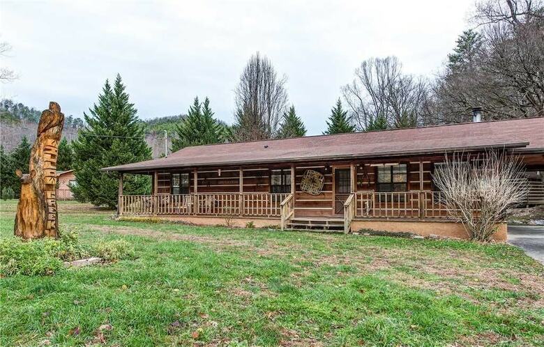Willow Creek - Two Bedroom Cabin