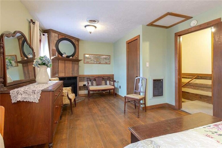 The Robins Nest - Two Bedroom Cabin