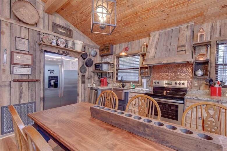 Swiss Bear Haus - Four Bedroom Cabin