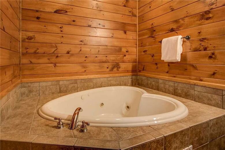 The Great Outdoors - Two Bedroom Cabin