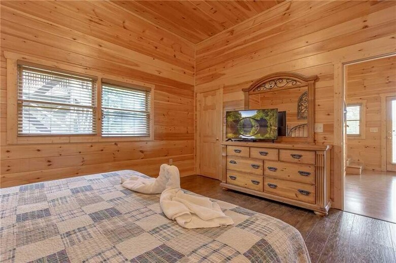Starry Hope - Four Bedroom Cabin