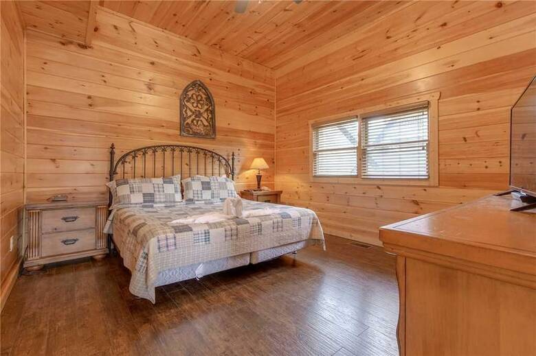 Starry Hope - Four Bedroom Cabin