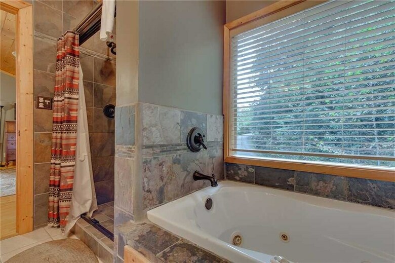 Stonebrook Lodge - Four Bedroom Cabin
