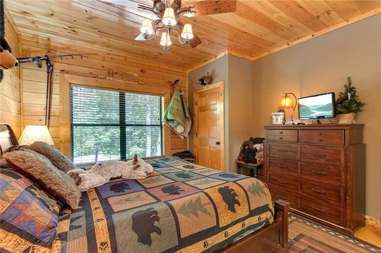 Stonebrook Lodge - Four Bedroom Cabin