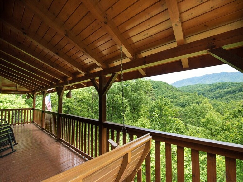 Triple Mountain View - Three Bedroom Cabin