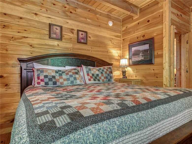 Triple Mountain View - Three Bedroom Cabin